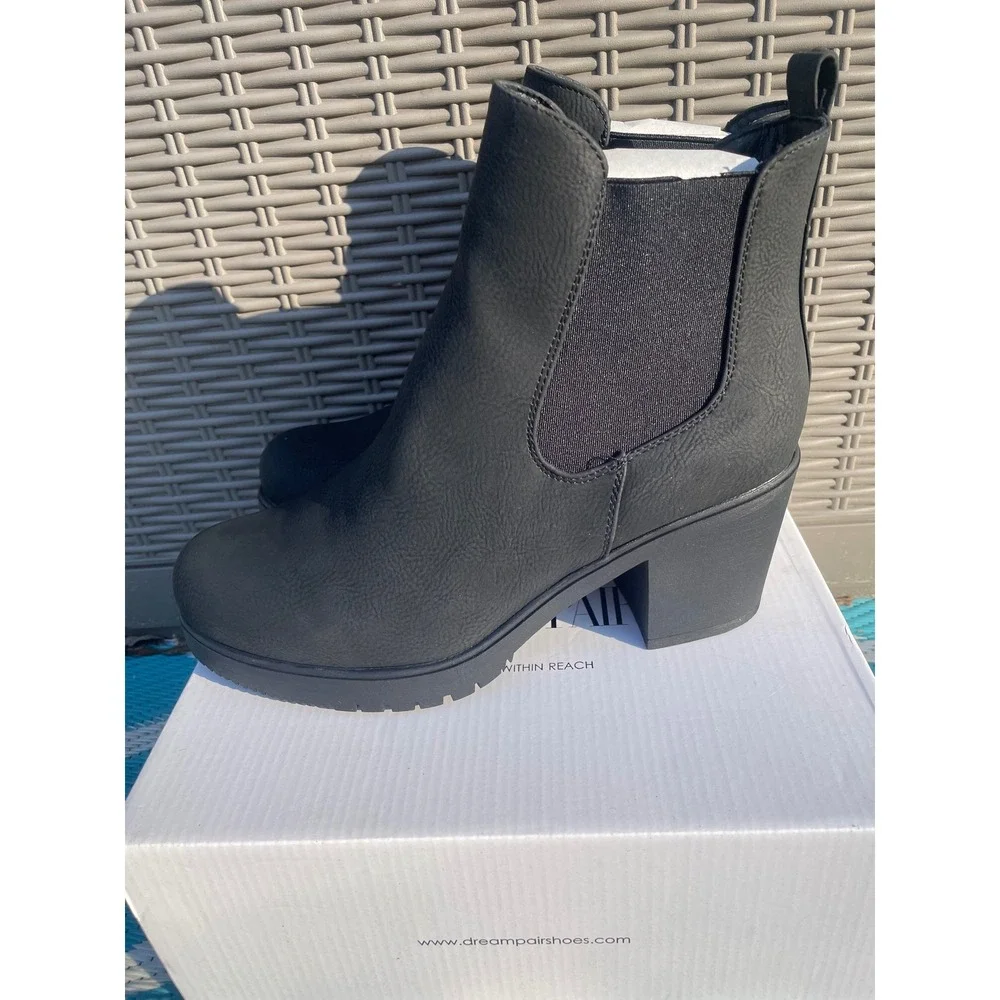 Dream Pairs Womens Black Chelsea Boots Block Heel Lug Sole Ankle Boots Size 10